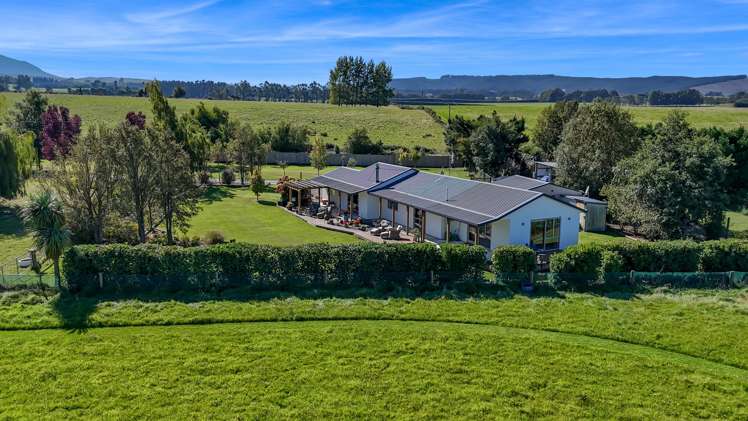 305 Loburn Terrace Road Loburn_17