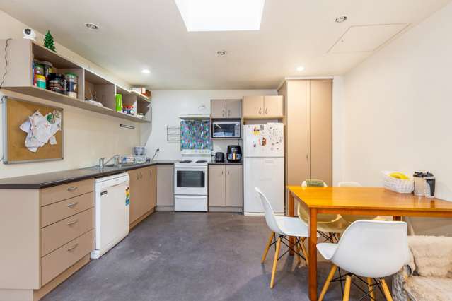 2/7 Hall Avenue Newtown_4