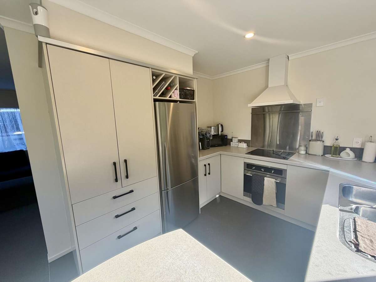 Modern Comfort & Easy Living in a Peaceful Setting 2