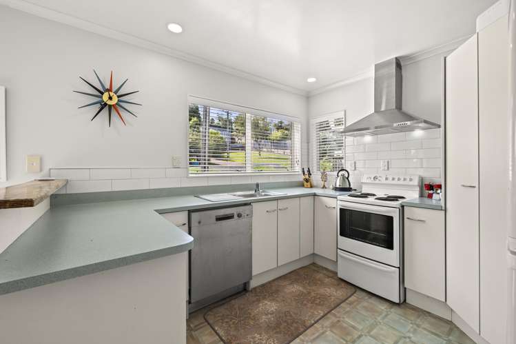 40 Lorenzen Bay Road Raglan_11