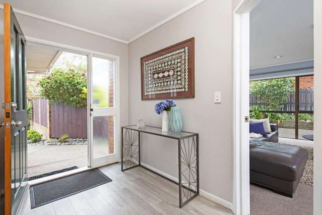 8 Billabong Place Botany Downs_2