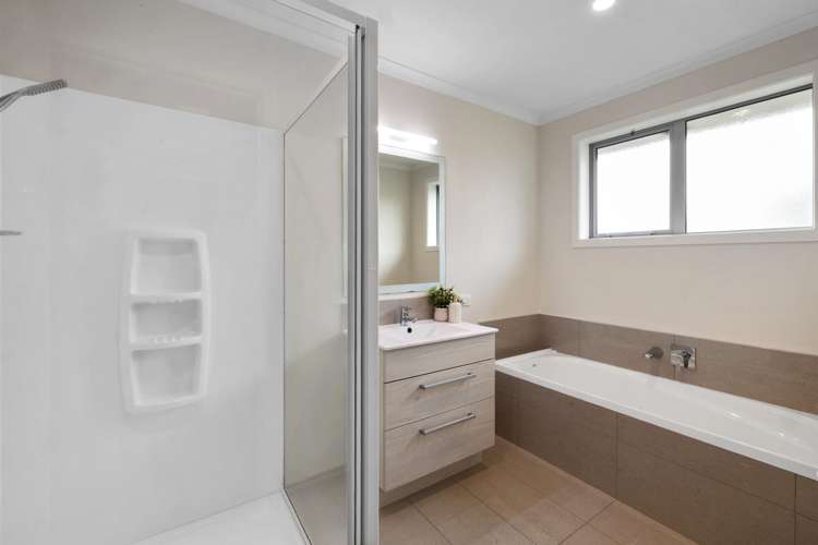 2 Rayner Way Glen Avon_14