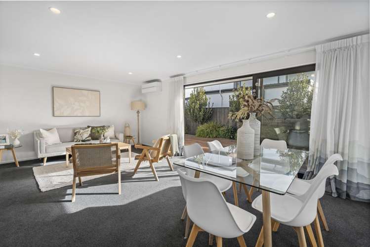 25 Malaga Crescent Harewood_11