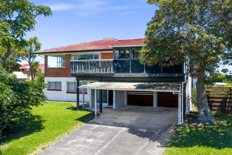 10 Riverhills Avenue Pakuranga Heights_1
