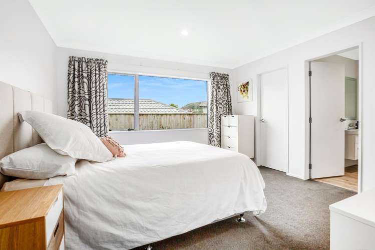 4 Moonsail Drive Whitby_11