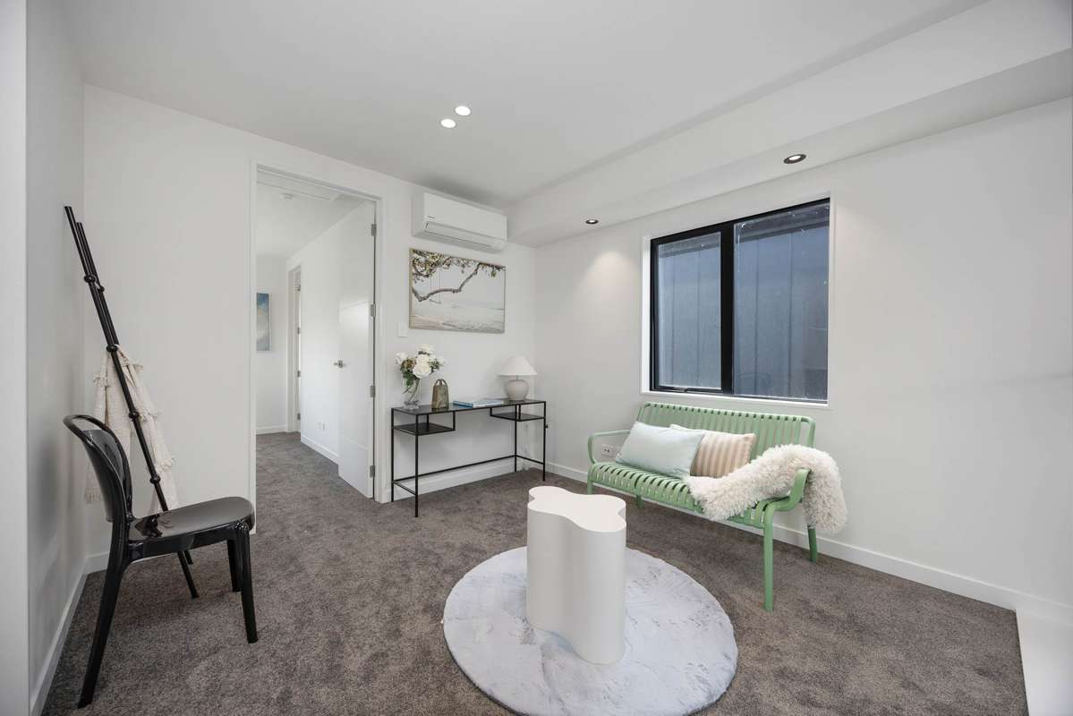 55 B,C,E Tawa Road_2