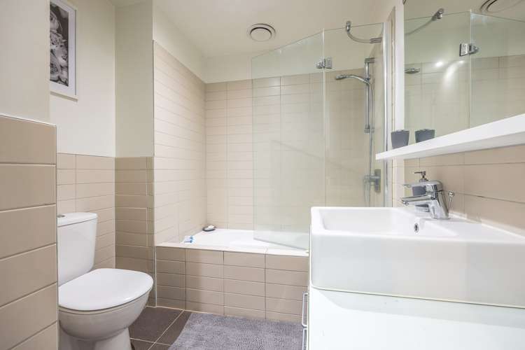 1014/30 Beach Road Auckland Central_11