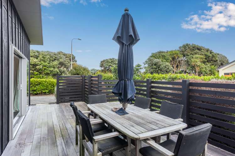 6 Olliver Grove Waikanae Beach_8