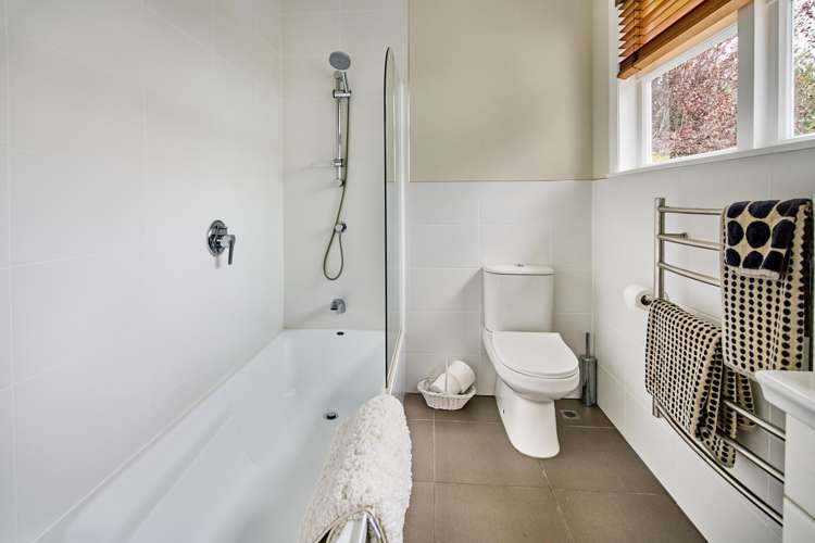 295 Fergusson Drive Heretaunga_18