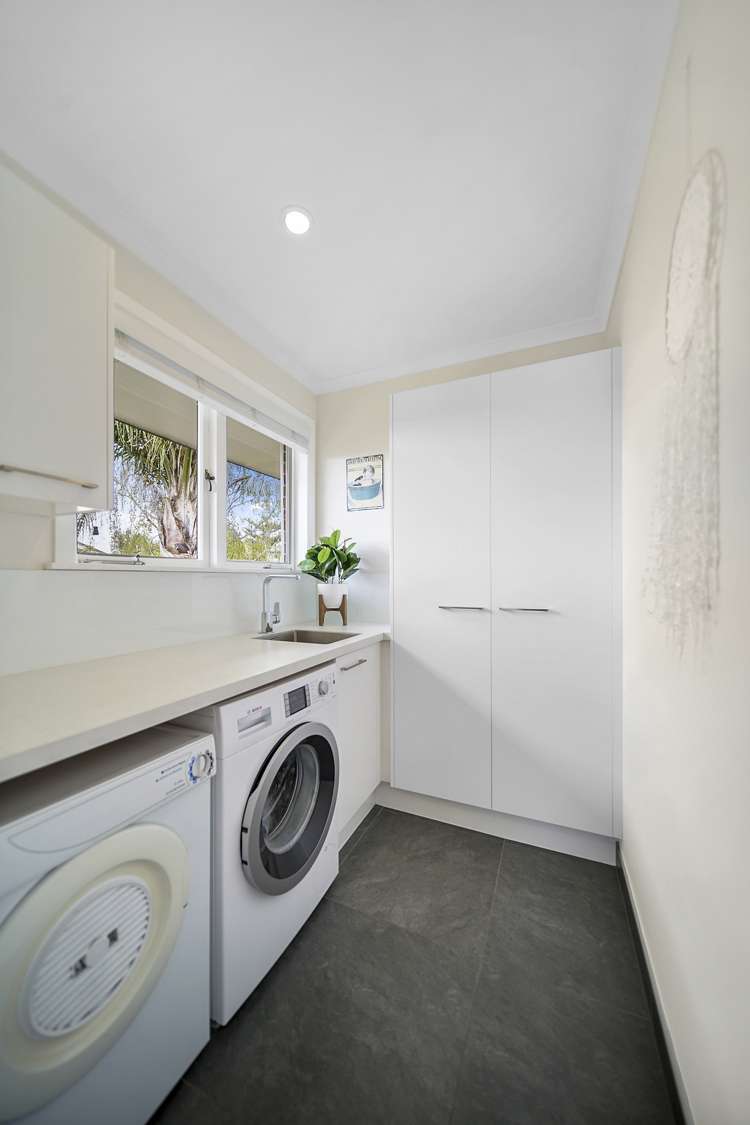 54 Bradbury Road Botany Downs_11