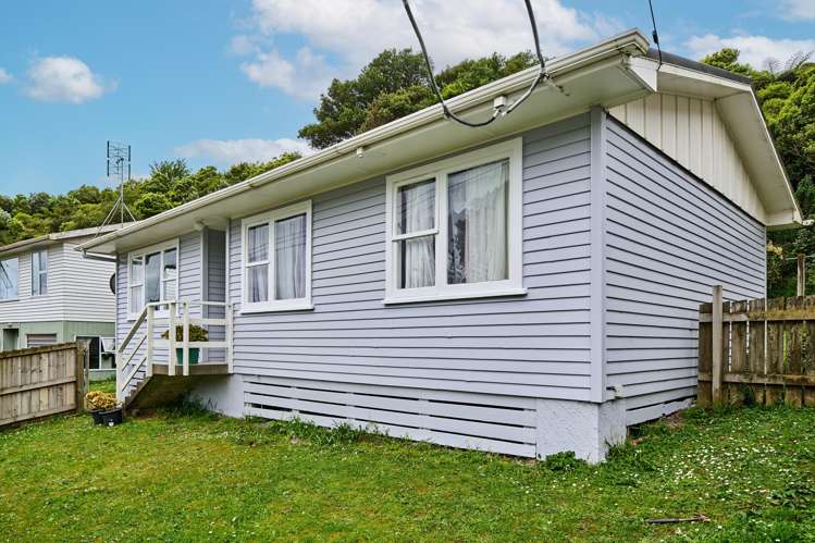 44 Cardiff Crescent Cannons Creek_9