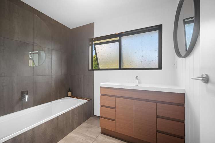 53 Okura River Road Okura_12