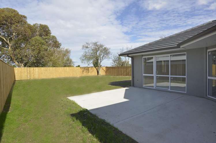 409 High Street South Carterton_18