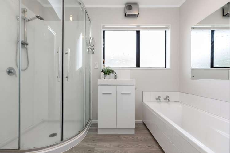 2/285 Oceanbeach Road Mount Maunganui_9