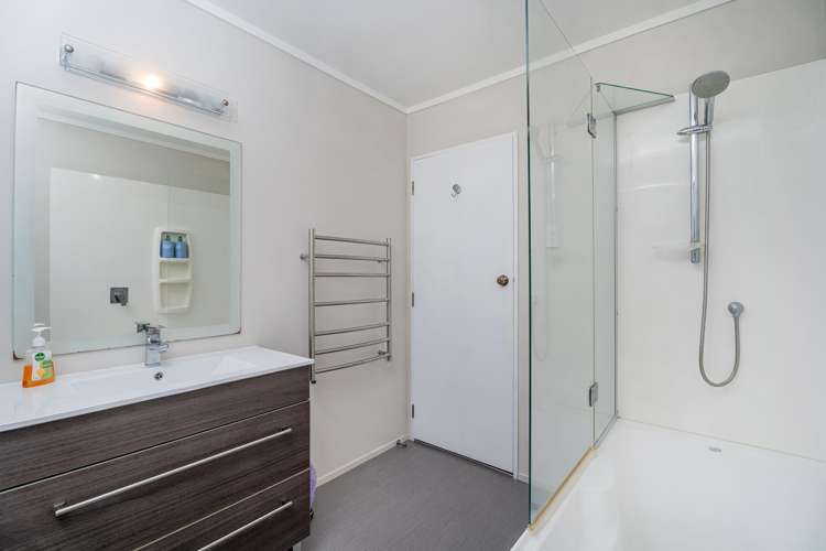 17 Crown Reef Pauanui_9