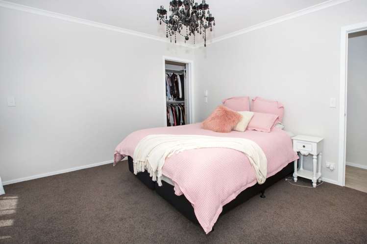 5 Margaret Shields Avenue Aotea_18