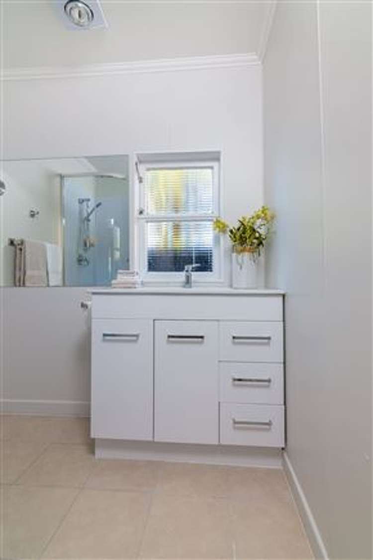 33 Titirangi Road New Lynn_11