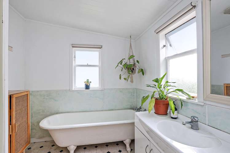 605 Willowpark Road North Hastings_13