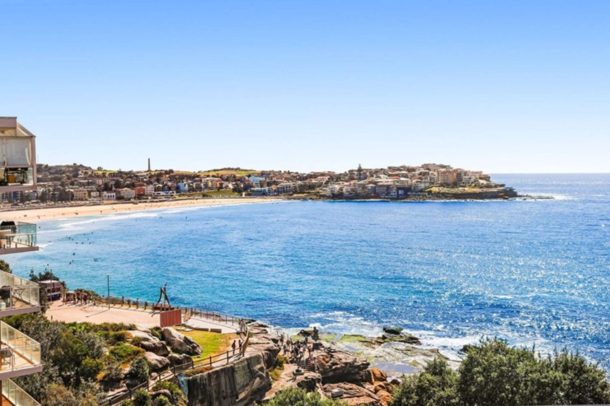 ‘Bananas’ auction: Aussie dad pays A$7.1m for Bondi beach flat for his kids