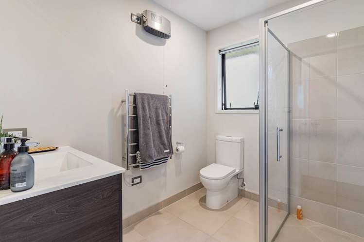 1 Coach Road Kingseat_23