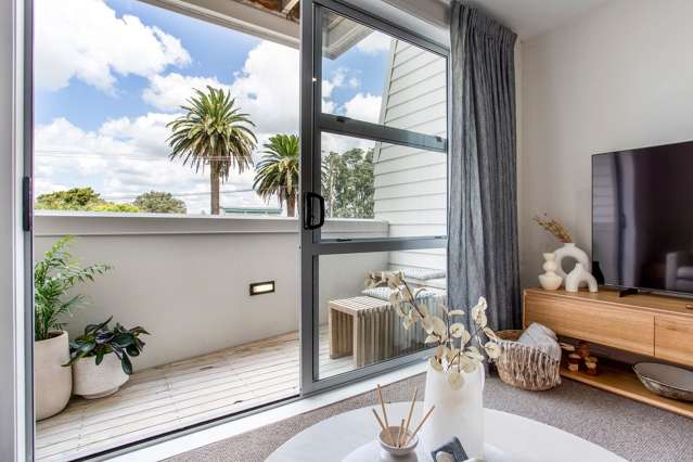 25/3 Riverside Road Orewa_2