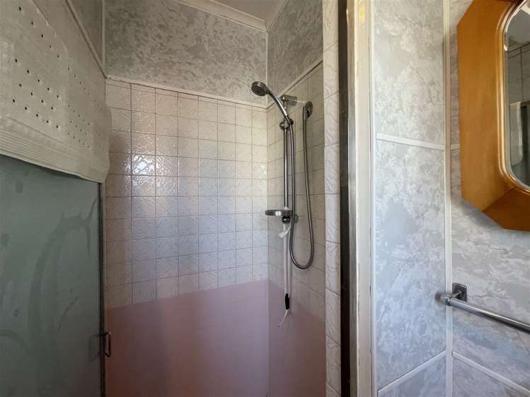 90 Roberts Road Te Atatu South_6