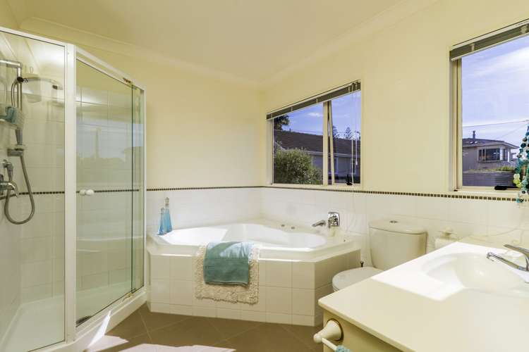 2/1 Rangitoto Terrace Milford_14