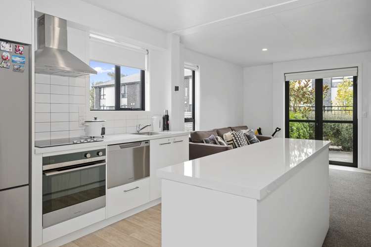 10/14 Buffon Street Waltham_5