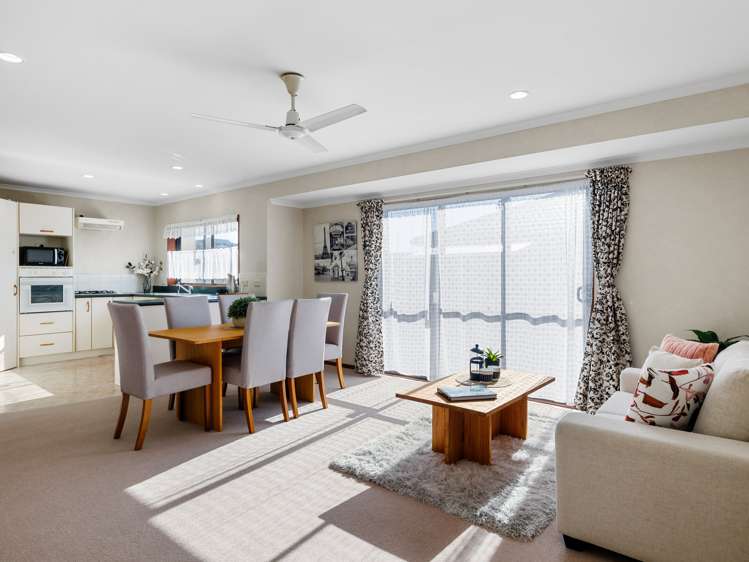 26 Farnborough Drive Nawton_7