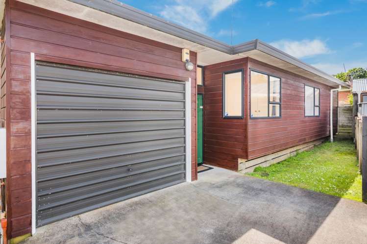 2/4 Merton Avenue Glenfield_1