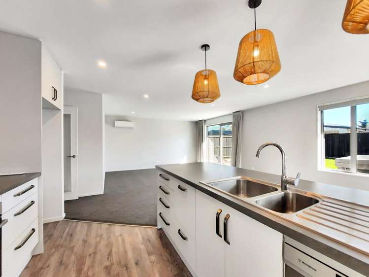 24 Quinn Crescent 500171_2