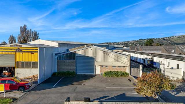 Office/warehouse with river outlook