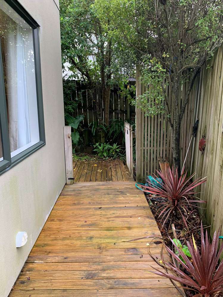 77 Sunvue Road Glen Eden_16