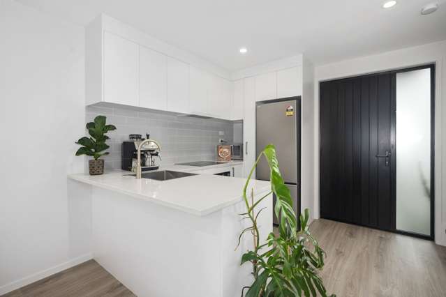 4/8 Chivalry Road Glenfield_2