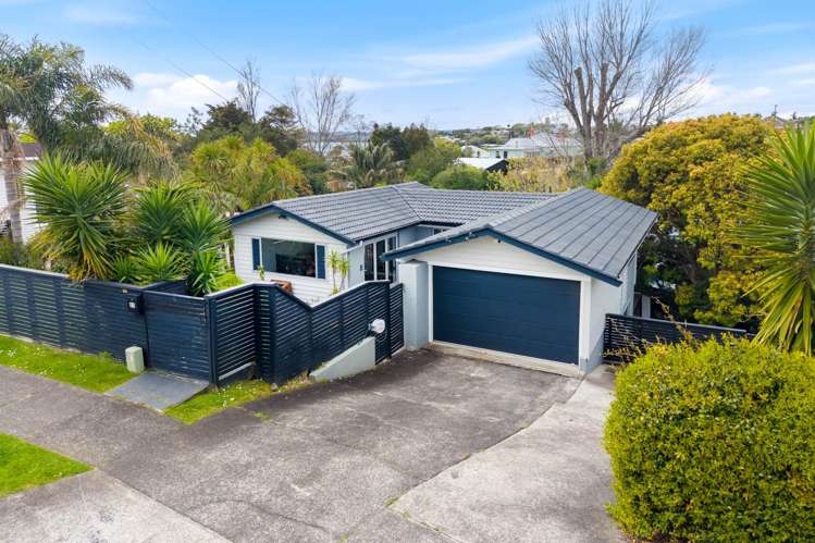 23 Glenfern Road Mellons Bay_16