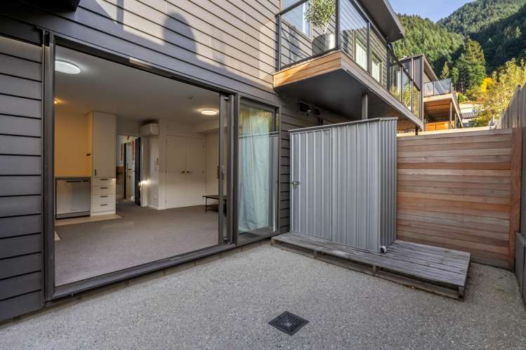 7/14 Fryer Street Queenstown_12