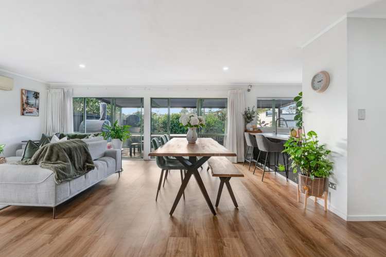 2/1 Langton Road Stanmore Bay_2