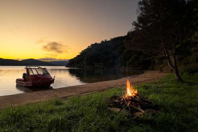 Secluded Beach Front Marlborough Sounds Land