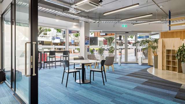 Tenancy 1 and 2/21 Devonport Road Tauranga Central_1