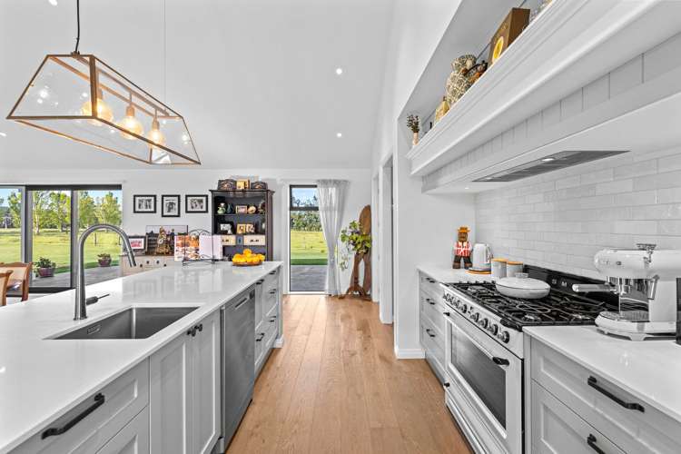 71 Davis Road Cust_7