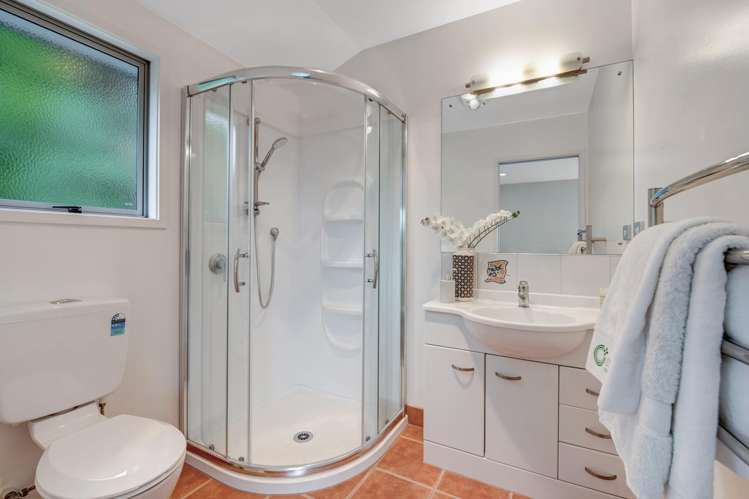 9 Springwater Vale Unsworth Heights_21