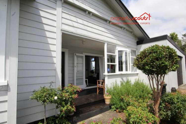 25 Sherwood Road 11614_14