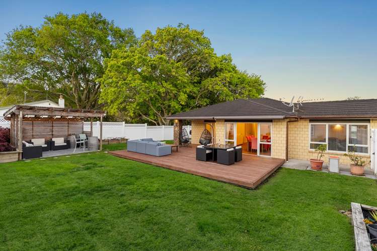 2 Crabb Fields Lane Riverhead_1