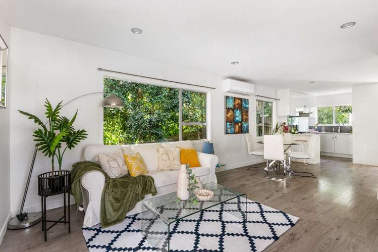 16 Dunraven Place Torbay_11