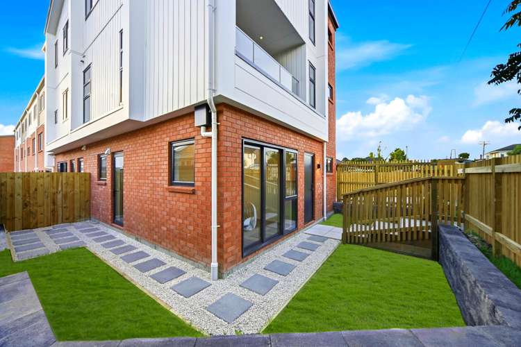 2/14 Karamu Street Te Atatu Peninsula_9