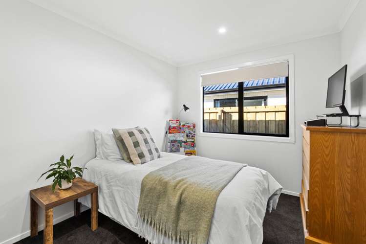 8 Redhaven Rise Netherby_17
