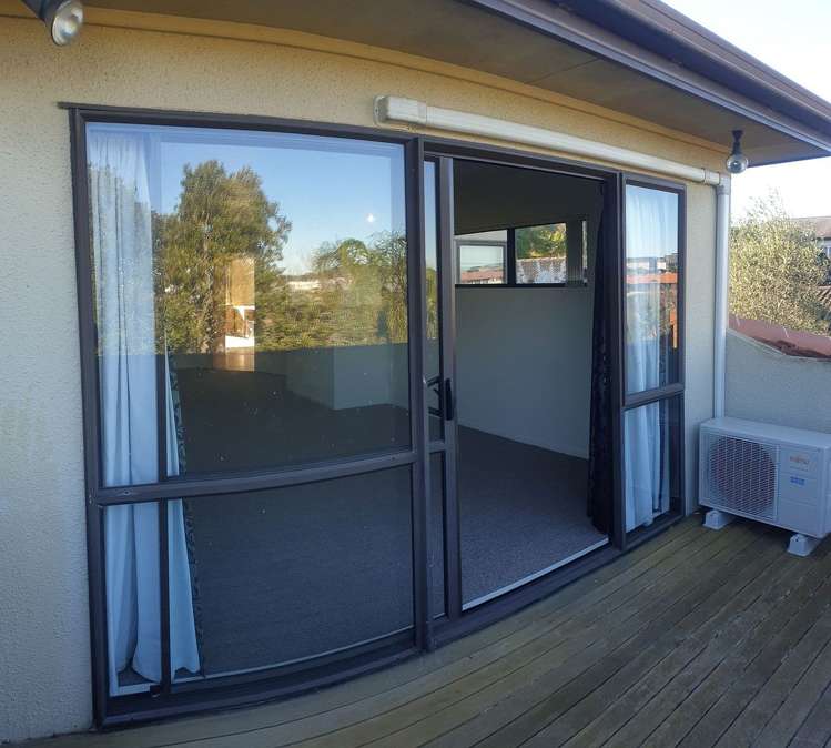 22 Baulcomb Parade Windsor Park_8