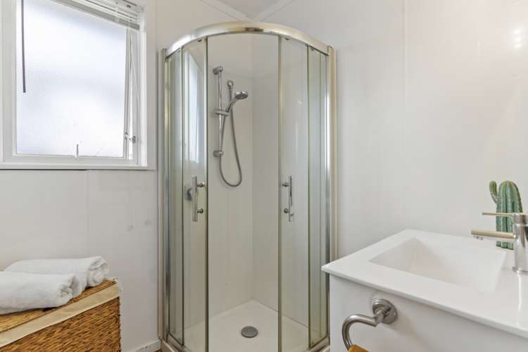 6 Archmillen Avenue Pakuranga Heights_11