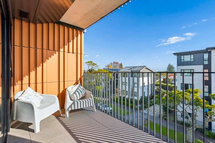 302/2 Miller Street Point Chevalier_4