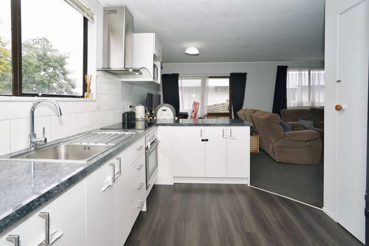 10e Saxbys Road Glenview_6